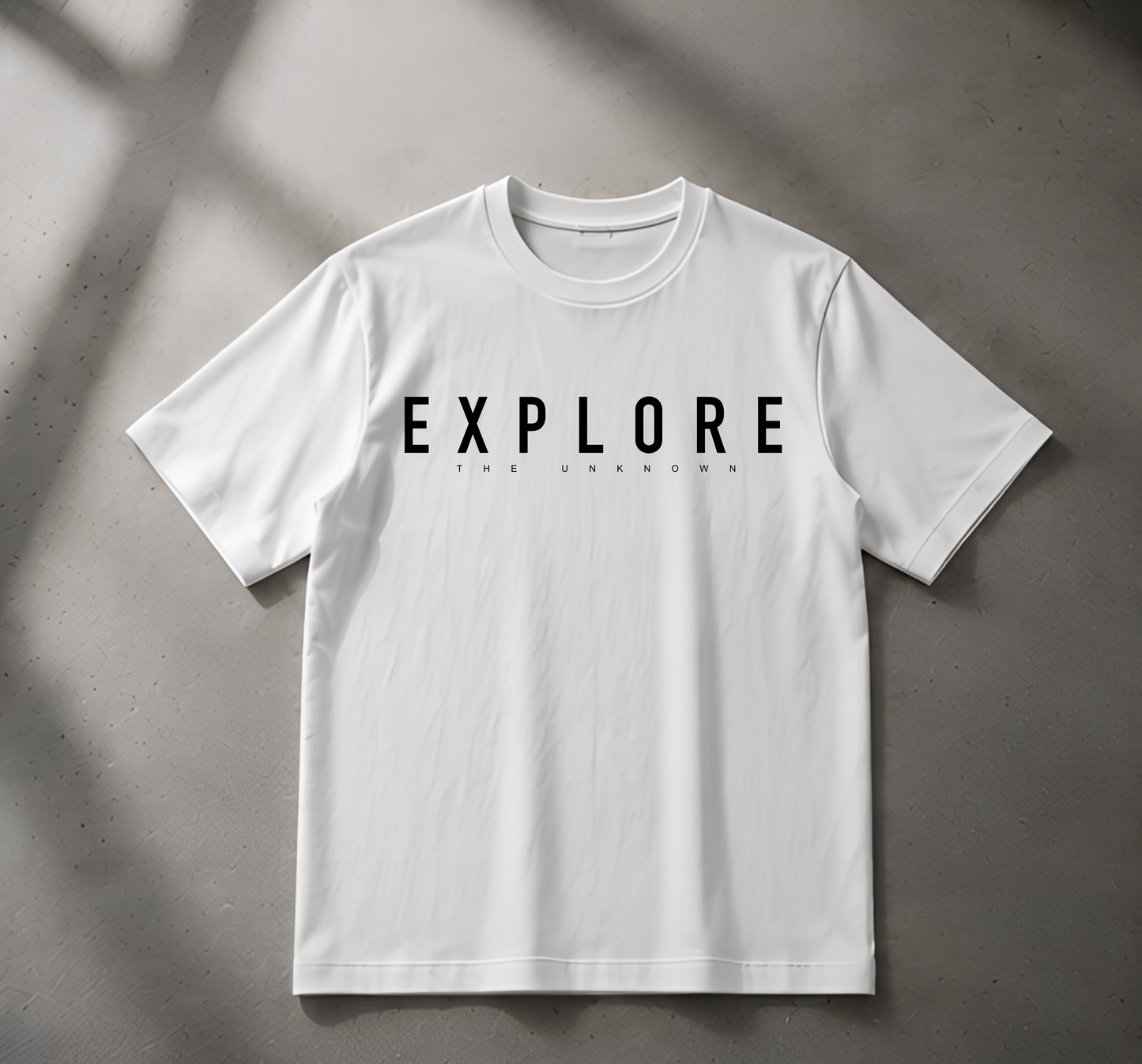EXPLORE THE UNKNOWN - Oversized Tee