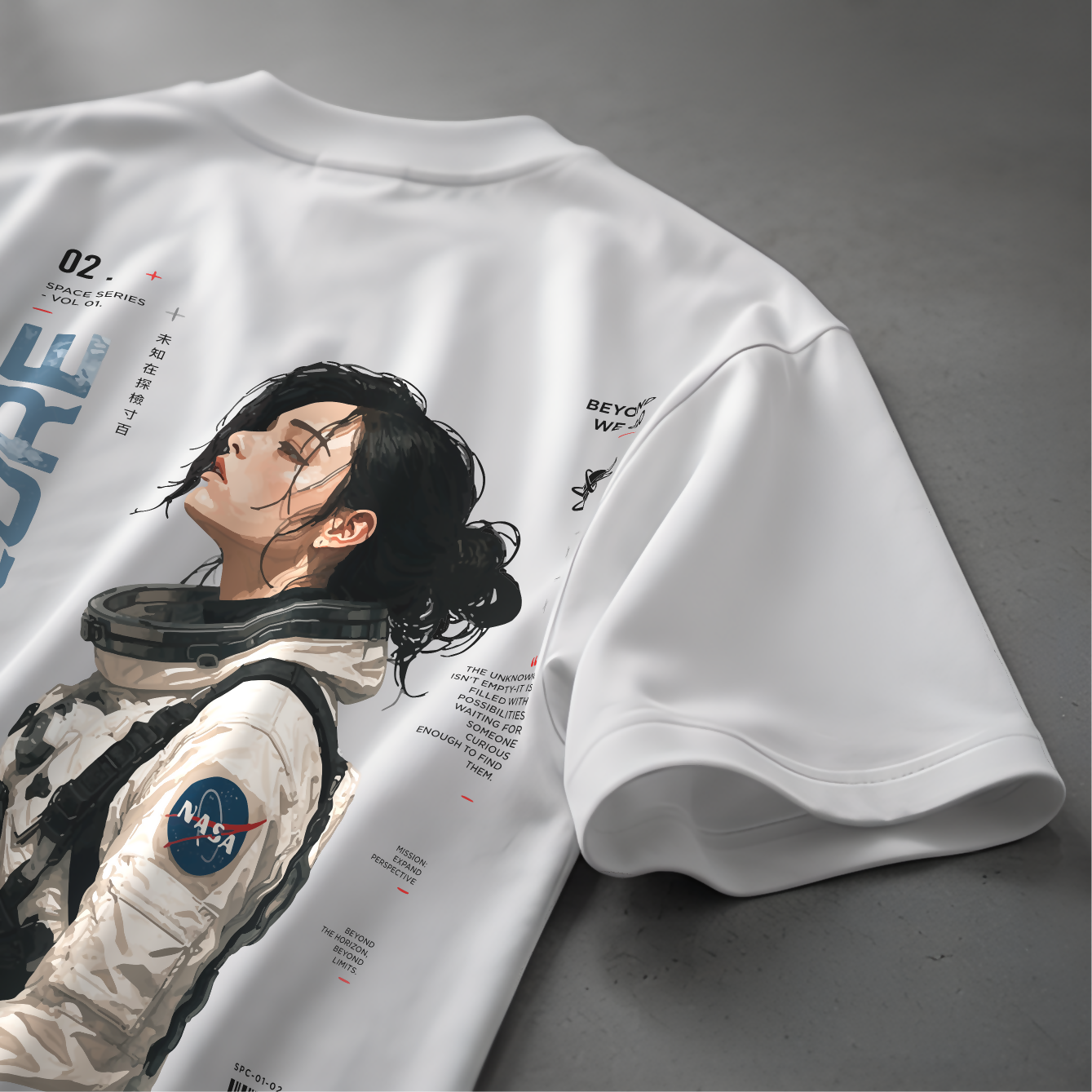 EXPLORE THE UNKNOWN - Oversized Tee